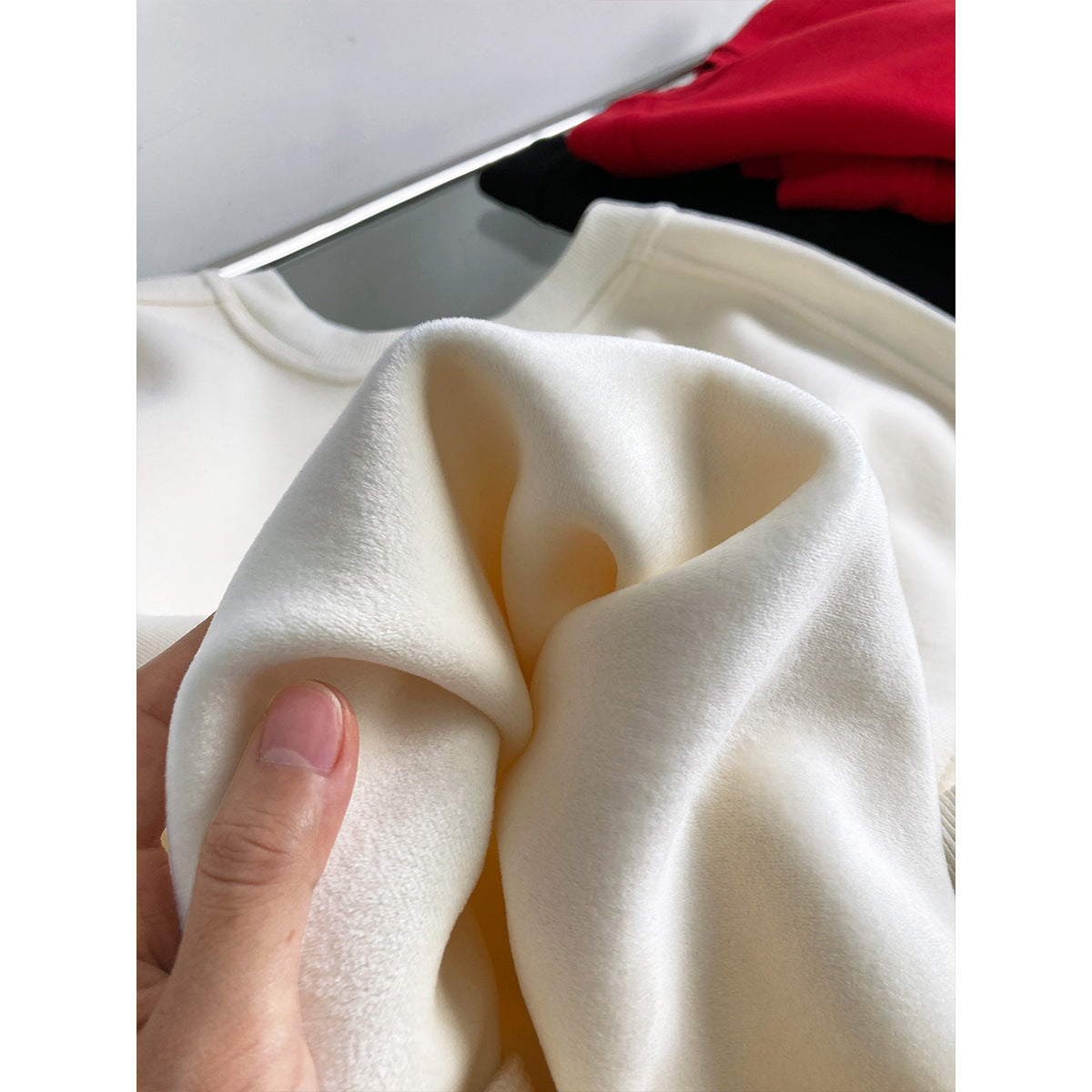 Long-Sleeved Pullover