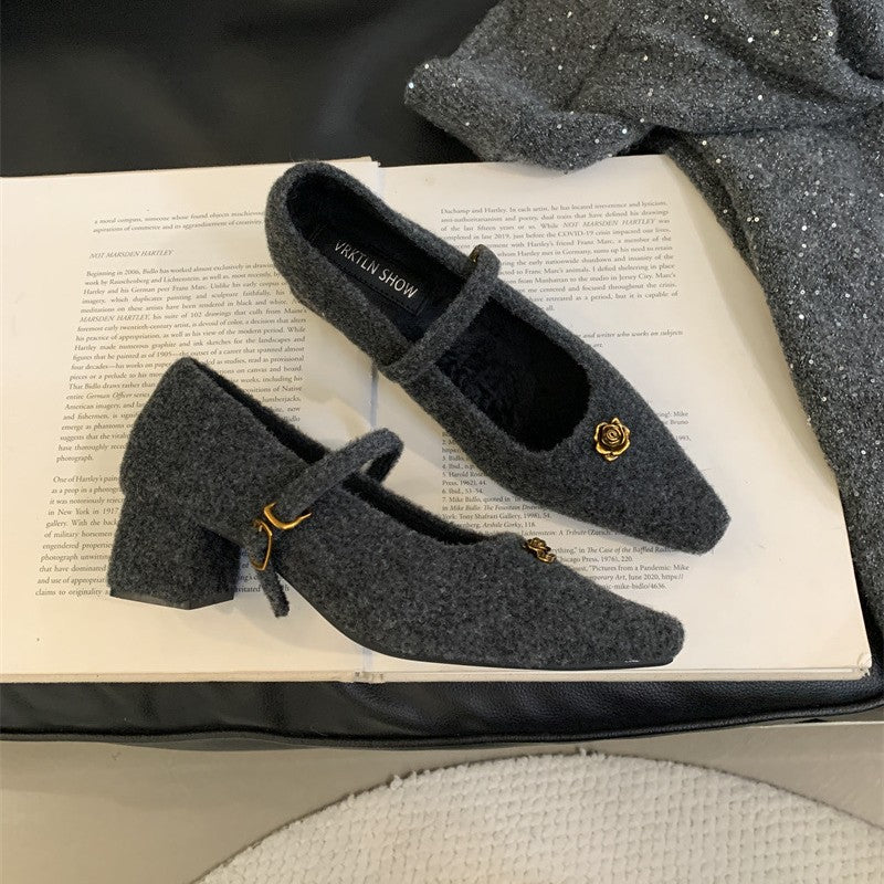Elegant Woolen Square Toe